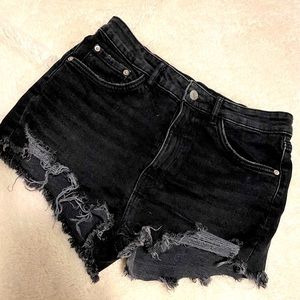 ZARA Women’s distressed black cutoff shorts, never worn! Size 8